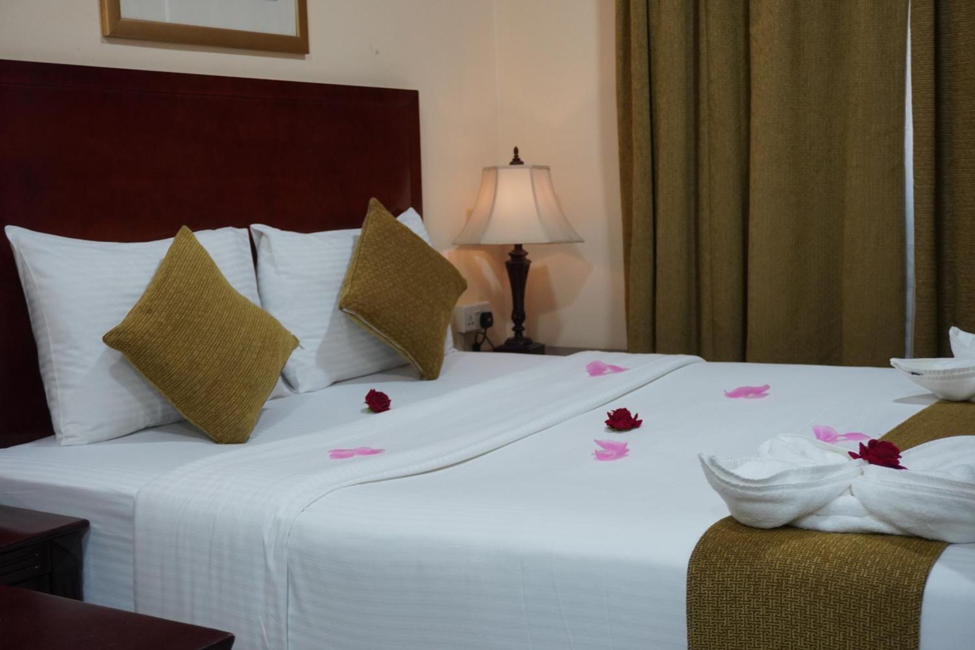 Onyx Hotel Apartments - Maha Hospitality Group 阿吉曼 外观 照片
