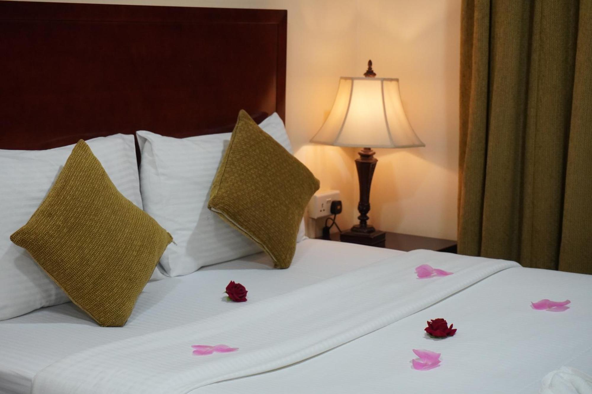Onyx Hotel Apartments - Maha Hospitality Group 阿吉曼 外观 照片